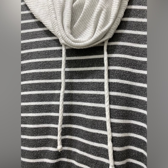 ❤️🔥❤️🔥Pink Clover Charcoal & Cream Striped Cowl Neck Drawstring Sweat Shirt - Picture 3 of 7
